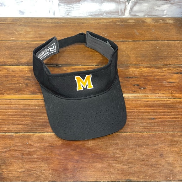 Monroe WA Bearcat Black Visor with Logo - Picture 1 of 5